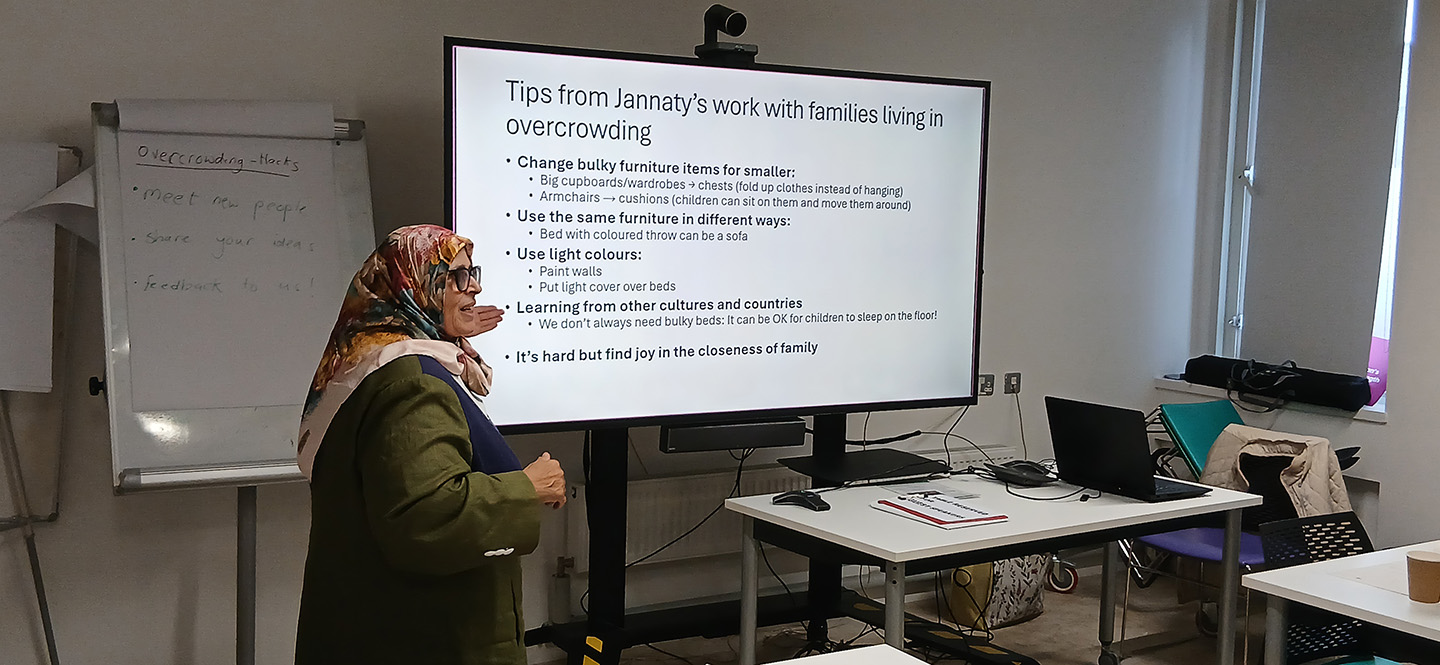 Majida Sayam from Jannaty delivering a presentation